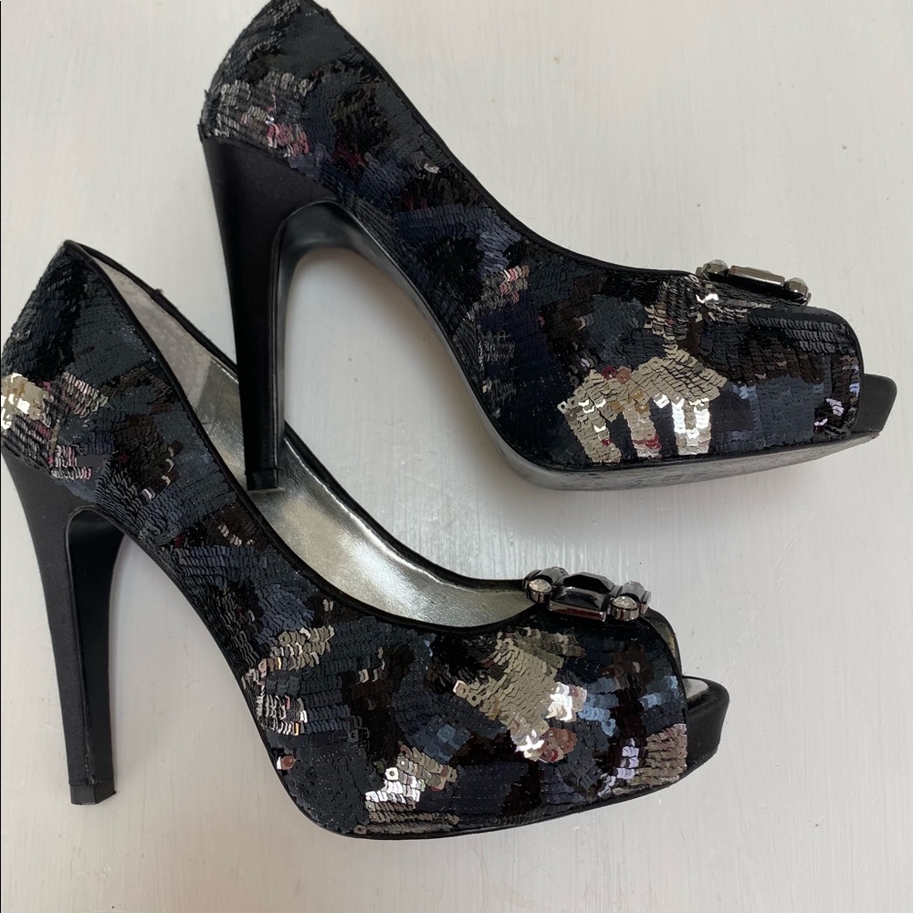 Mina women’s shoes size 7.5